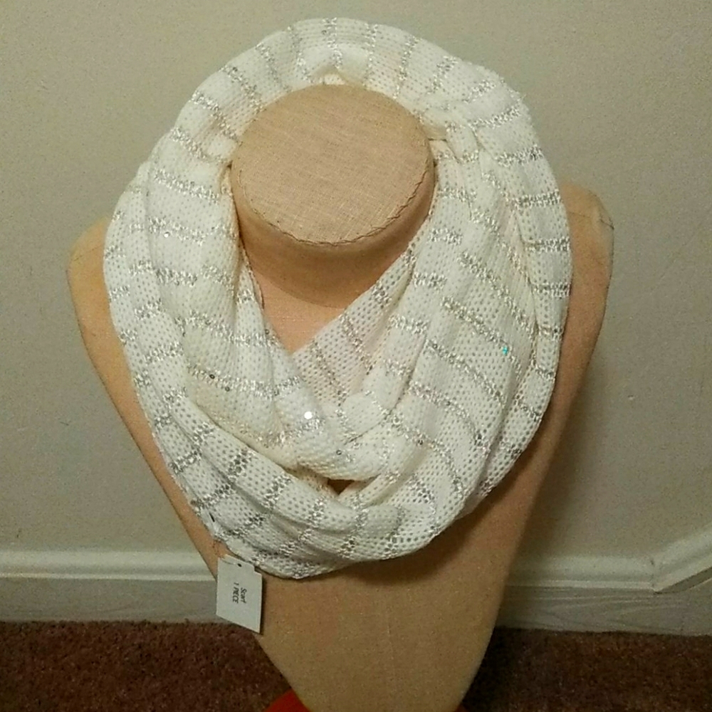 Infinity scarf